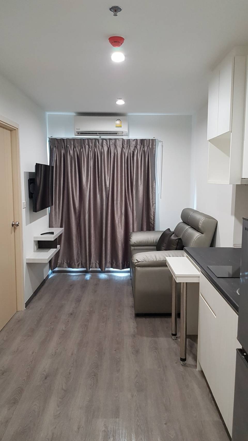 ให้เช่า คอนโด Rich Park  Triple Station 28 ตรม 1bedroom8,000 baht per month ชั้น14 0979495559 รูปที่ 1