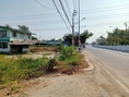 ขายที่ดิน บางบัวทอง นนทบุรี พร้อมบ้าน ทำเลติดถนนใหญ่ เนื้อที่ 2-2-55 ไร่  เดินทางสะดวก