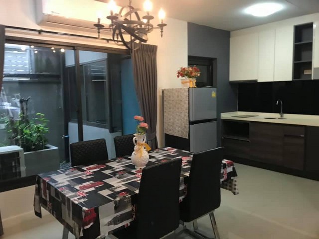 TN265ให้เช่าทาวน์โฮม 3 ชั้น  fully furnished หมู่บ้านPlex บางนา ติดถนนบางนา-ตราด ใกล้ทางด่วน รูปที่ 1