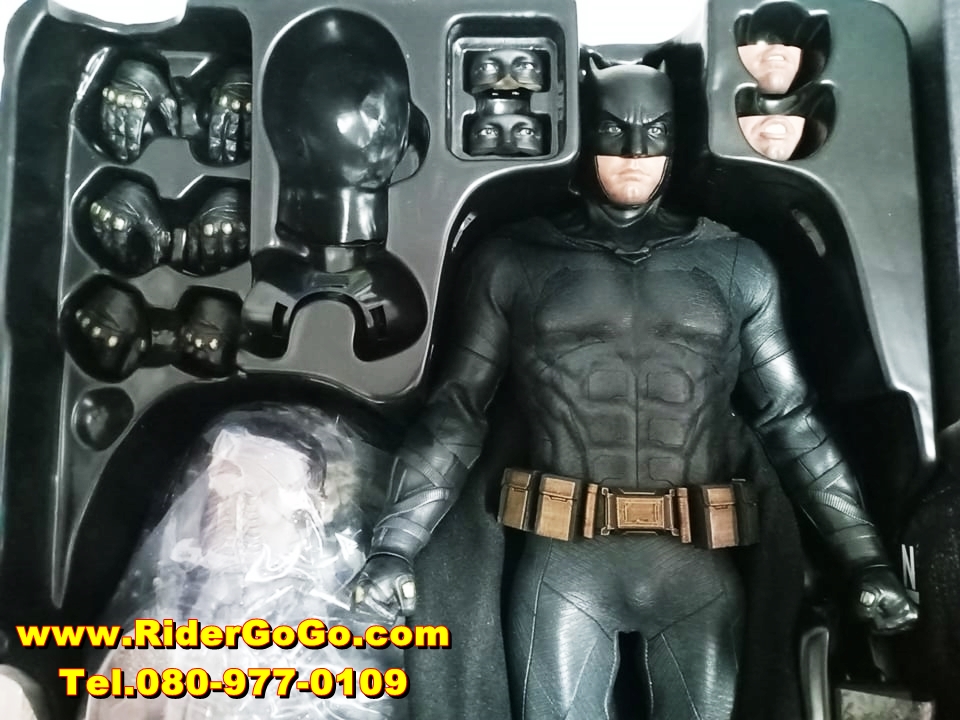HOT TOYS Batman Justice League โมเดลแบทแมนภาคจัสติคลีก สภาพดีสวยของแท้ รูปที่ 4