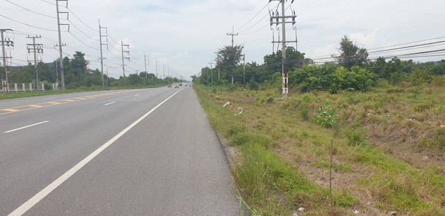 ขายที่ดินติดถนนสุรนารายณ์ เส้น 205 ตรงข้ามสถานีไฟฟ้าส่วนภูมิภาค ชัยบาดาล2 จ.ลพบุรี รูปที่ 1