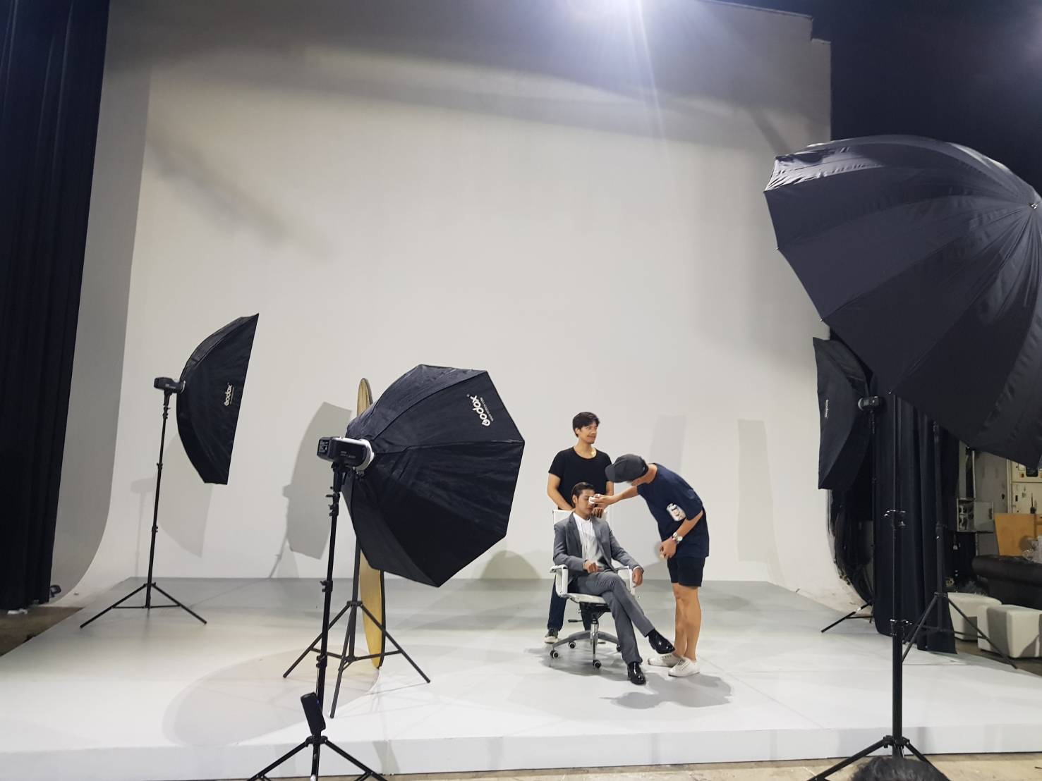 เบื้องหลังการถ่ายทำการ Fitting ซีรี่ส์ใส่รักป้ายสี รูปที่ 3