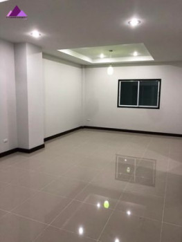 ขาย ทาวน์โฮม สภาพใหม่ไม่เคยมีคนอยู่ อรินสิริ สปอร์ต วิลเลจ 153 ตรม. 22.8 ตร.วา ทำเลดีใกล้หาดบางแสน รูปที่ 3