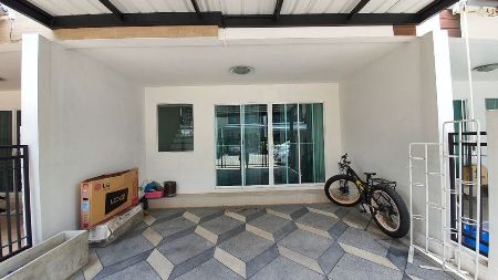 ขาย ทาวน์โฮม P38882บ้านกลางเมือง โชคชัย 4  149 ตรม. 18.1 ตร.วา ขายพร้อมผู้เช่า รูปที่ 2