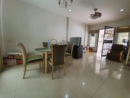 ขาย ทาวน์โฮม P37013บ้านกลางกรุง แกรนด์เวียนนา พระราม 3  140 ตรม. 23 ตร.วา สูง 3 ชั้น รูปที่ 3