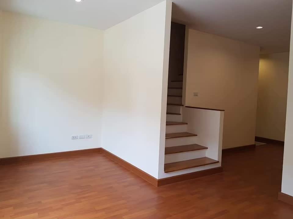 ให้เช่า ทาวน์โอม3ชั้น สภาพใหม่ พร้อมอยู่  บ้านกล้วย-ไทรน้อย  12000 บาท รูปที่ 1