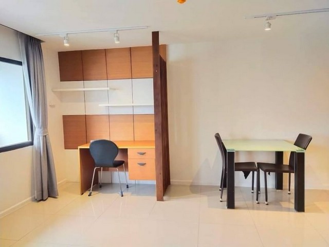 38 Mansion, a high-rise condominium with 17 floors, near bts Thonglor, 1.1 km away. รูปที่ 1