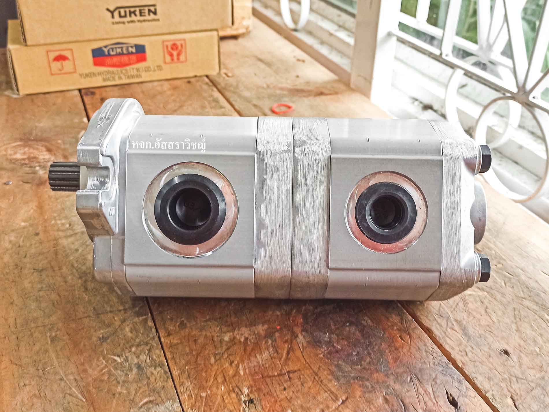 ปั้มไฮดรอลิค (Hydraulic gear Pump) Shimadzu รุ่น D1-18.11A2H9-R296 รูปที่ 1