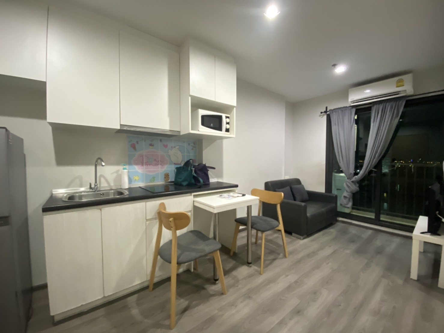 ให้เช่า คอนโด Rich Park  Triple Station 28 ตรม 1bedroom 8,000 baht 0979495559 รูปที่ 1