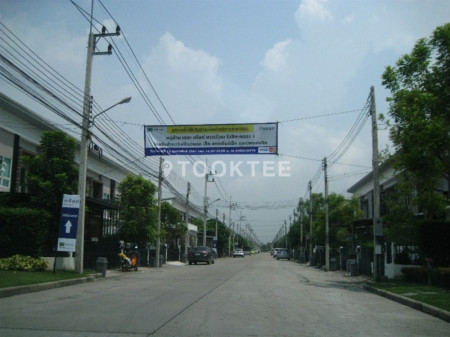 ขาย ทาวน์โฮม เดอะ ทรัสต์ ทาวน์ รังสิต-คลอง1 134 ตรม. 21 ตร.วา หน้าบ้านไม่ชนใคร รูปที่ 3