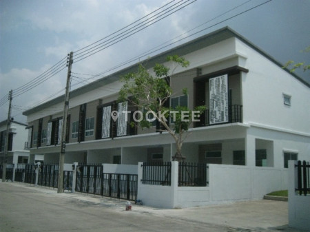 ขาย ทาวน์โฮม เดอะ ทรัสต์ ทาวน์ รังสิต-คลอง1 134 ตรม. 21 ตร.วา หน้าบ้านไม่ชนใคร รูปที่ 2