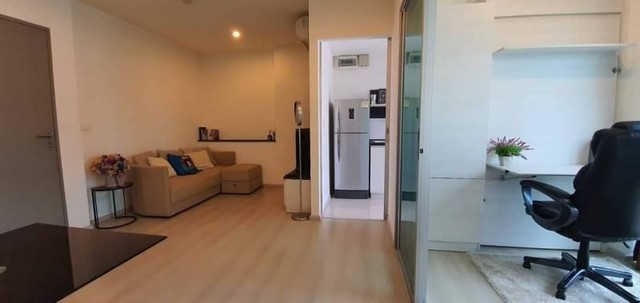 Condo Life Ratchadapisek is a 35-36 storey high-rise condo near Huai Khwang MRT. รูปที่ 1