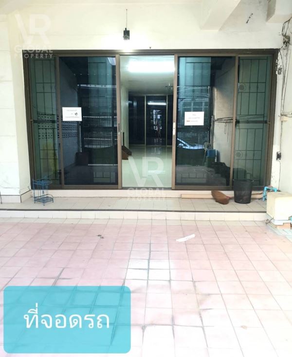 รหัสทรัพย์ 158 ขายทาวน์เฮ้าส์ ย่านงามวงศ์วาน ตกแต่งครบ พร้อมเข้าอยู่ เหมาะสำหรับอยู่อาศัยหรือทำออฟฟิศ รูปที่ 4