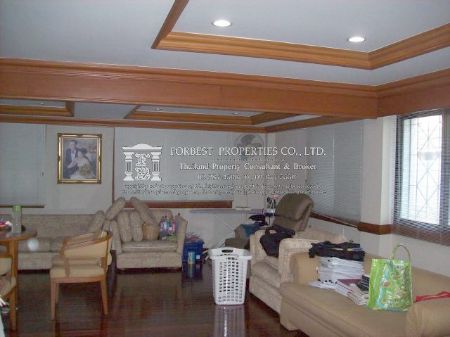 ขาย อาคารพาณิชย์ รหัส 30266 สูง 4.5ชั้นถนนพหลโยธิน 5 ซอยอารีย์สัมพันธ์ 1 894 ตรม. 50 ตร.วา ทำเลใจกลางเมือง รูปที่ 2