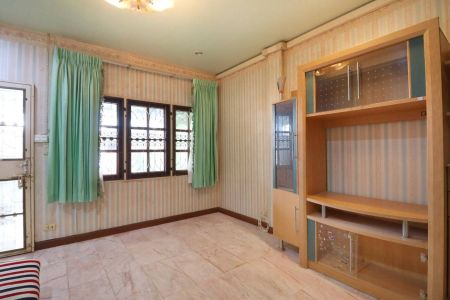 ขาย ทาวน์โฮม ซ.ลาดพร้าว 87

ม.เกตุนุติ

 64 ตรม. 16 ตร.วา ซอยตรงข้าม Central Eastville รูปที่ 4