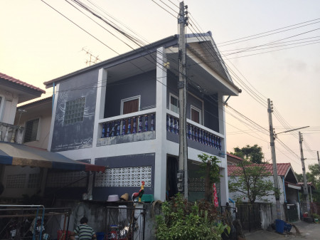 ขาย บ้านแฝด ตรงข้าม ม.ธรรมศาสตร์ รังสิต หมู่บ้านพระปิ่น7 110 ตรม. 25 ตร.วา ใกล้ถนนคลองหลวง รูปที่ 2