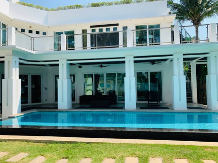 ให้เช่า บ้านเดี่ยว หรู Luxury pool villa in Pattaya  480 ตรม. 119 ตร.วา ห่างจาก ชายหาดเพียง 5 นาทีเท่านั้น รูปที่ 1