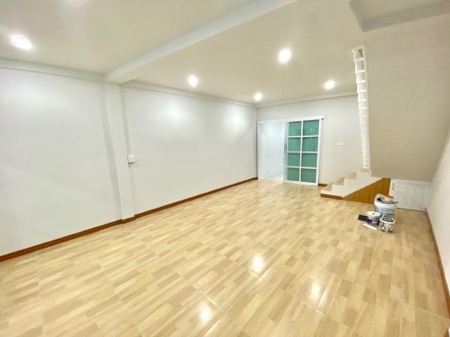 ขาย อาคารพาณิชย์ รีโนเวทใหม่ทั้งหลัง ใจกลางเมืองตรัง 180 ตรม. 24.3 ตร.วา รูปที่ 5
