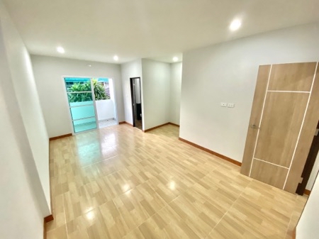 ขาย อาคารพาณิชย์ รีโนเวทใหม่ทั้งหลัง ใจกลางเมืองตรัง 180 ตรม. 24.3 ตร.วา รูปที่ 9