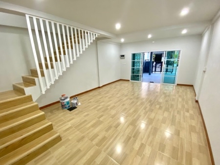 ขาย อาคารพาณิชย์ รีโนเวทใหม่ทั้งหลัง ใจกลางเมืองตรัง 180 ตรม. 24.3 ตร.วา รูปที่ 7