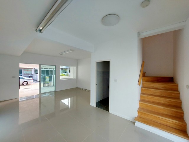 Townhouse ทาวน์เฮ้าส์ ประชาอุทิศ 90 26 ตรว. 0 งาน 0 Rai 2 BEDROOM 3 ห้องน้ำ   ทำเลดีๆ สมุทรปราการ    รูปที่ 1