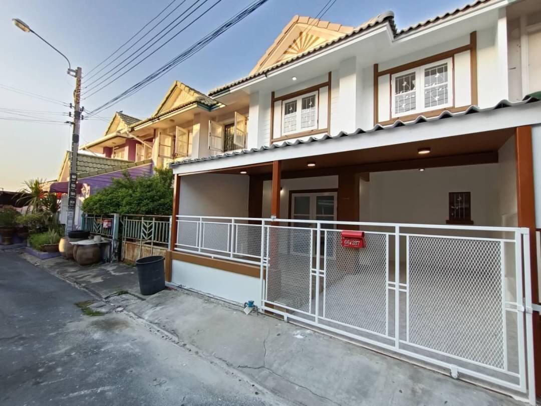 ขายทาวน์เฮ้าส์ ม.พฤกษา30-1 ขนาด 18 ตรว.รีโนเวทใหม่ พร้อมโอน รูปที่ 1