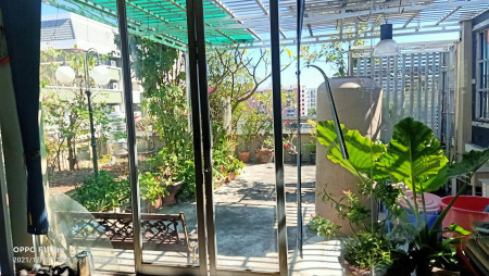 ขายบ้าน หลังใหญ่ ทรงตึก 4ชั้นครึ่ง มีสวนบนดาดฟ้า ซอยประชาอุทิศ 11 ห้วยขวาง รูปที่ 2