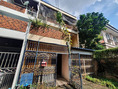 ขาย บ้านทาวน์เฮ้าส์ 4 ห้องนอน สุขุมวิท 71 เพื่อใช้รีโนเวทเท่านั้น SELL 4Bedroom Town House at Sukhumvit 71 for Renovation