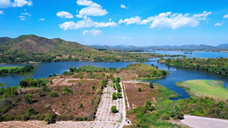 ขาย ที่ดิน แบ่งขายใกล้ชิดธรรมชาติ Thaisino Land หนองหญ้าปล้อง 10 ไร่ วิวเขื่อนแม่ประจันต์ ภูเขาล้อมลอบ360องศา รูปที่ 6