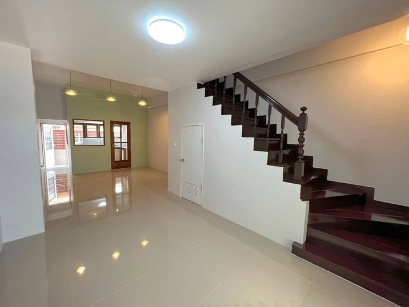 Townhouse บ้านชายน้ำ จามจุรี พื้นที่ 0 Rai 0 NGAN 18 ตาราง.วา 3 นอน 2 BATHROOM 1690000 BAHT. G O O D! นนทบุรี    รูปที่ 1