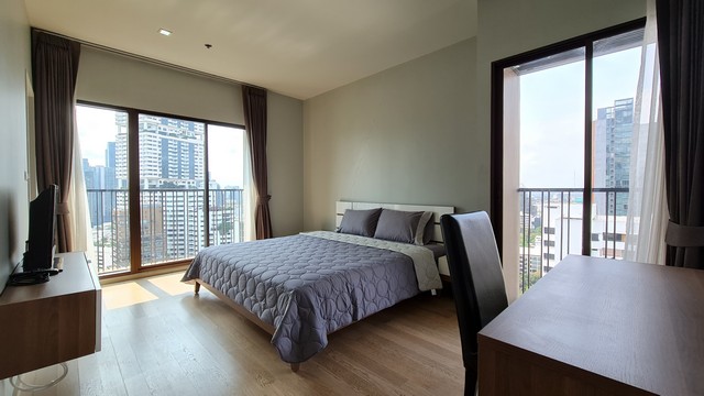 Noble Refine Condo, near BTS Phrom Phong station, convenient transportation, privacy รูปที่ 1