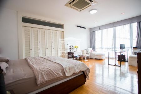 ขาย บ้านเดี่ยว รหัส 41661 สุขุมวิท 49 เนื้อที่ 800 ตรม. 136 ตร.วา ตกแต่งทันสมัย รูปที่ 2