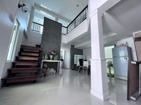 ขายด่วน : ทาวน์โฮม พร้อมออฟฟิศ หมู่บ้านฉัตรเกล้าวิลล่า นวมินทร์ 153 รูปที่ 4