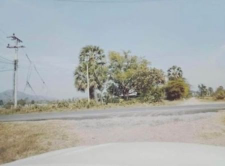 ขายด่วน : ที่ดินเปล่า เนื้อที่ 4ไร่ 2งาน หนองกะปุ บ้านลาด เพชรบุรี รูปที่ 4