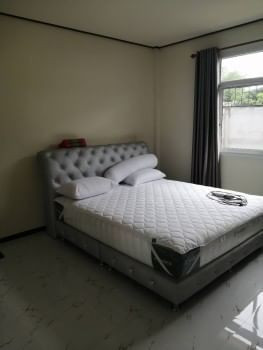 ขายด่วน : บ้านเดี่ยว 200 ตร.วา พร้อมเฟอร์นิเจอร์ เครื่องใช้ไฟฟ้า พร้อมเข้าอยู่ บางละมุง ชลบุรี รูปที่ 2