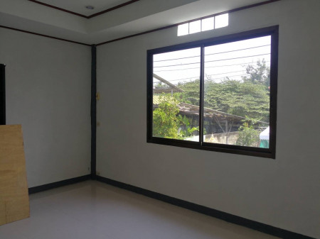 ขายด่วน : ทาวน์เฮาส์ หมู่บ้านสุขสำราญ ซอยเพชรเกษม 63 บางแค กรุงเทพฯ รูปที่ 8