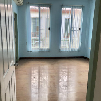 ขาย ทาวน์โฮม 4 ชั้น บ้านกลางเมือง บริติช ทาวน์ ศรีนครินทร์ ทำเลเยี่ยม ติดถนนใหญ่ ใกล้ MRT ศรีลาซาล รูปที่ 3