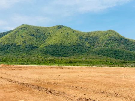 ขาย ที่ดิน ขายทั้งเงินสดและผ่อน ฟรีดอกเบี้ย 2 ปีท่ายาง 100 ตร.วา โฉนดครุฑแดง วิวเขาล้อมสวย รูปที่ 2