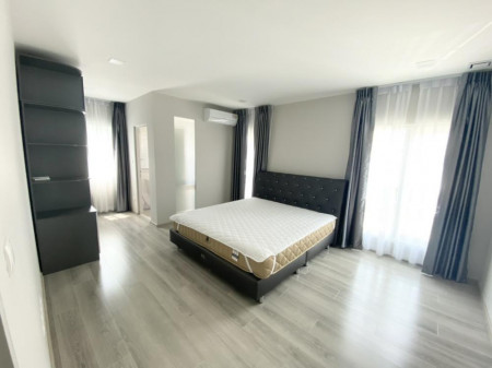 ให้เช่า​ บ้านแฝด​ Anya.บางนา​-ราม2, เนื้อที่ 40 ตรว,บ้านสภาพใหม่ พร้อมเฟอร์นิเจอร์ รูปที่ 4