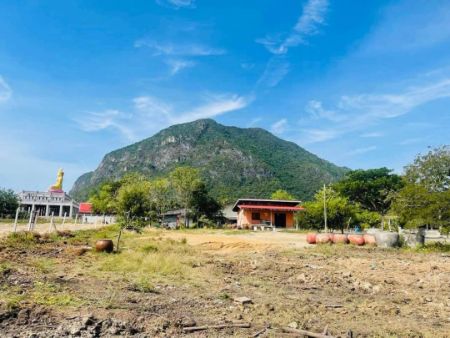 ขาย ที่ดิน โฉนดครุฑแดง พร้อมโอนสามร้อยยอด 203 ตร.วา ติดถนนลาดยาง ใกล้ทะเลเพียง 5 กม รูปที่ 6