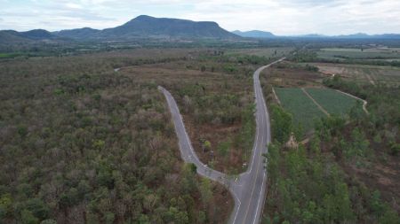 ขาย ที่ดิน แปลงสวย โฉนดครุฑแดงหนองหญ้าปล้อง 260 ตร.วา ติดถนนเส้น 3510 กำลังจะขยายเป็น 4 เลน วิวเขาล้อมรอบ รูปที่ 4