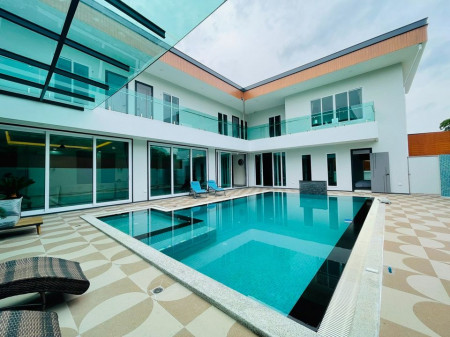 ขาย บ้านเดี่ยว 8 ห้องนอน เฟอร์นิเจอร์ครบ หรูหราครบครัน POOL VILLA พัทยา นาเกลือ 664 ตรม. 166 ตร.วา ติดถนนใหญ่ รูปที่ 1