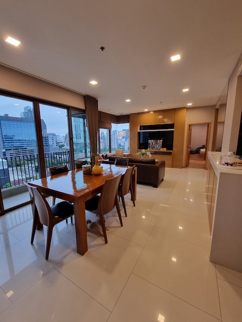 The Emporio Place Sukhumvit 24 peaceful 10th floor BTS Phrom Phong รูปที่ 1