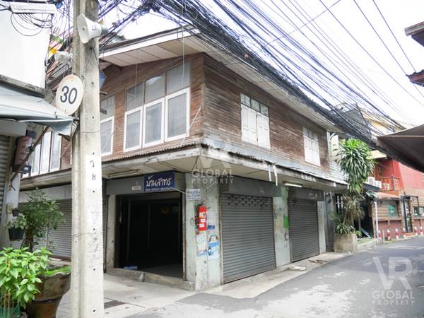 รหัสทรัพย์ 173 ขายบ้านสาทร 2 ชั้น แขวงยานนาวา เขตสาทร กรุงเทพ เหมาะแก่การปรับปรุงเป็นร้านค้า หรือที่อยู่อาศัย รูปที่ 3