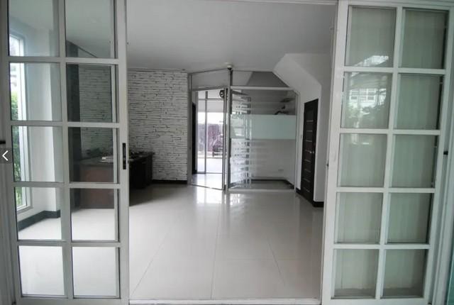 KF28 For Rent ทาวน์โฮม 3 ชั้น ซอยลาดพร้าววังหิน34 ย่านลาดพร้าว รูปที่ 1