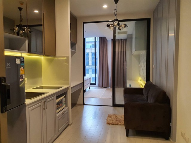 Noble Ploenchit Condo is a High Rise condo, complete facilities, next to Ploenchit BTS Skytrain. รูปที่ 1