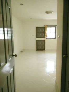 ขาย ทาวน์โฮม ย่านแหล่งเจริญ town in town 144 ตรม. 18.9 ตร.วา แต่งสวย รูปที่ 6