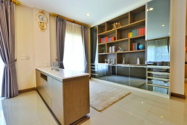 บ้าน ลัดดารมย์ อิลิแกนซ์ วงแหวน- สาทร  4ห้องนอน4Bathroom 82 Square Wah 14500000 -   N I C E! รูปที่ 1