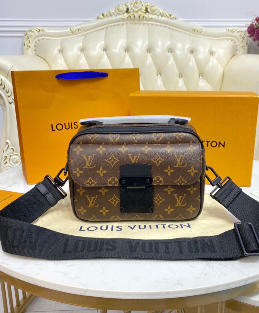 รุ่นใหม่ชนชอป Louis Vuitton S Lock Messengerลายหลุยส์ รุ่เกรดงานออริ (เกรดงานดีที่สุด) รูปที่ 1