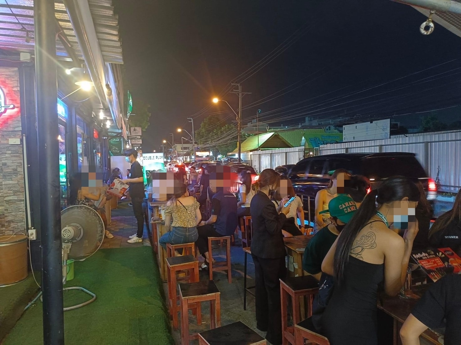 เซ้งร้านเหล้า-ร้านอาหาร ตลาดนัดรถไฟศรีนครินทร์ พร้อมพนักงาน รูปที่ 1